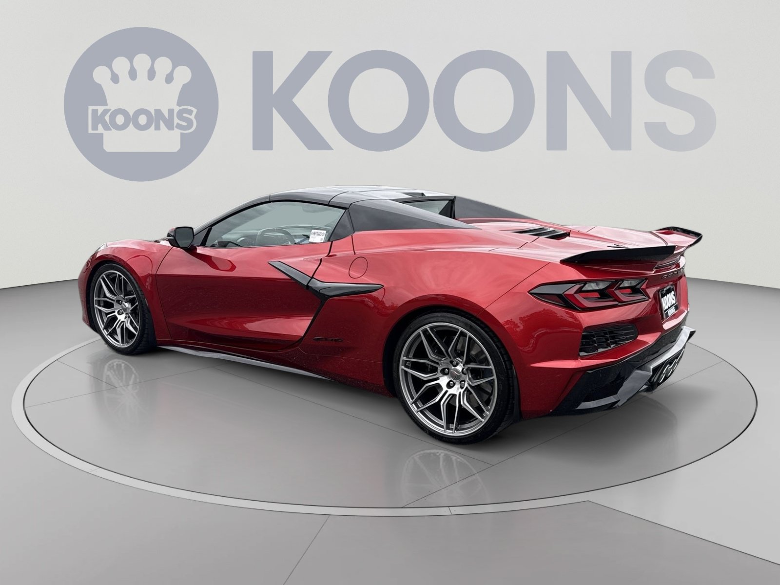 Used 2024 Chevrolet Corvette Z06 RWD image 8