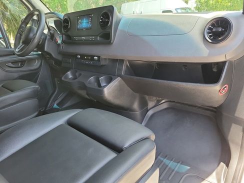 Used 2023 Mercedes-Benz Sprinter 2500 image 20