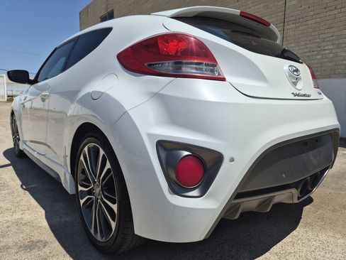Used 2016 Hyundai Veloster Turbo w/ Option Group 04 FWD image 3