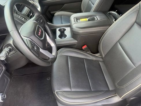 Used 2024 GMC Yukon SLT AWD/4WD image 19