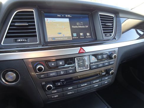 Used 2018 Genesis G80 3.8 AWD/4WD image 11