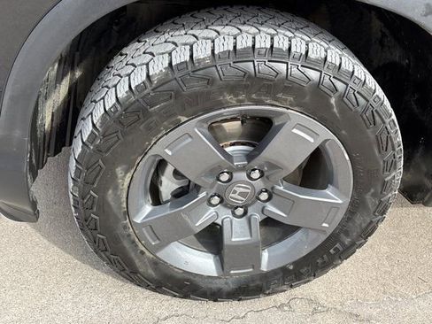 Used 2025 Honda Ridgeline TrailSport image 15