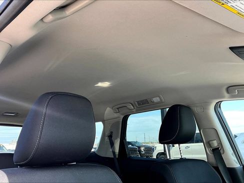 Used 2025 Nissan Pathfinder SV FWD image 19