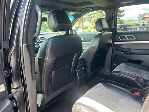 Used 2017 Ford Explorer XLT w/ Equipment Group 202A AWD/4WD image 20