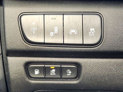 Used 2018 Kia Niro EX Premium image 12