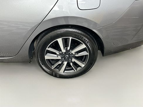 Used 2025 Nissan Versa SV FWD image 11