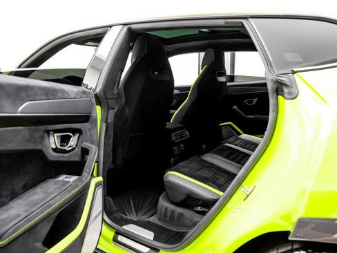 Used 2023 Lamborghini Urus Performante AWD/4WD image 51