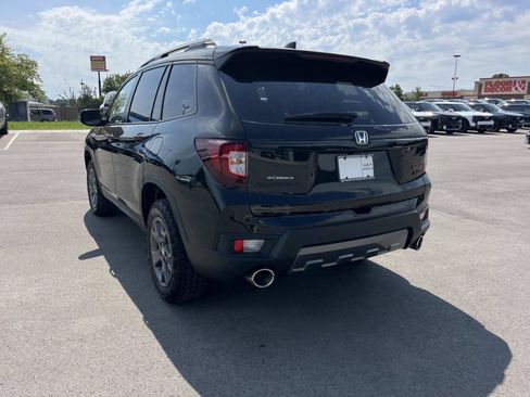 Used 2024 Honda Passport TrailSport image 5