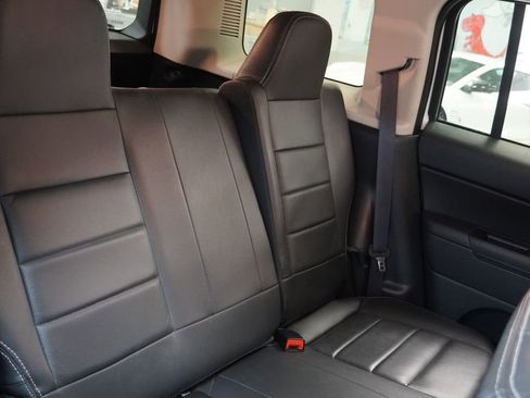 Used 2017 Jeep Patriot High Altitude AWD/4WD image 11