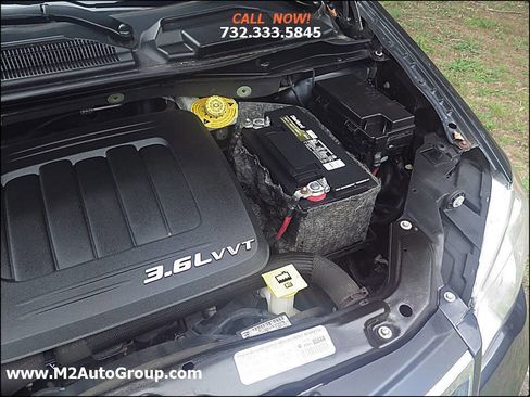 Used 2014 Chrysler Town & Country Touring-L w/ Driver Convenience Group image 37