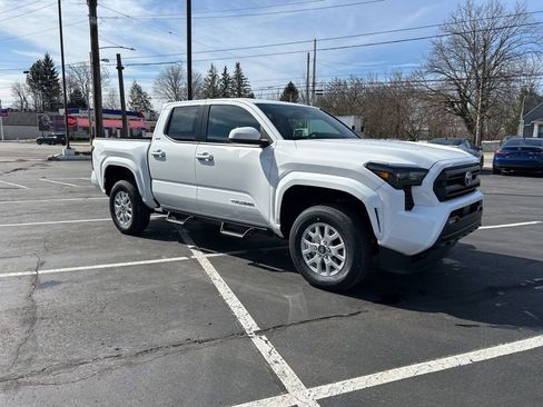 New 2026 Toyota Tacoma SR5 AWD/4WD image 3