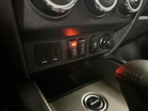 Used 2018 Mitsubishi Outlander Sport SE image 23