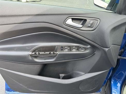 Used 2019 Ford Escape SE image 31