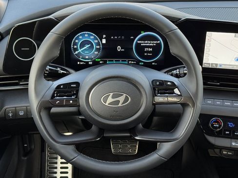 New 2025 Hyundai Elantra SEL image 29