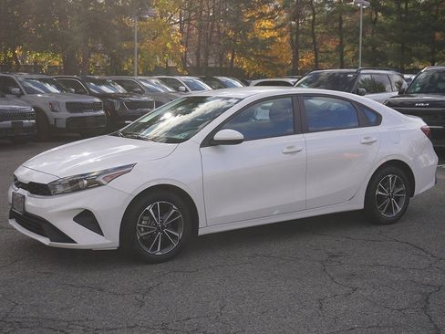 Used 2023 Kia Forte LXS image 6