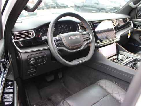Used 2024 Jeep Grand Wagoneer Series III w/ Rear Seat Video Group 1 AWD/4WD image 18