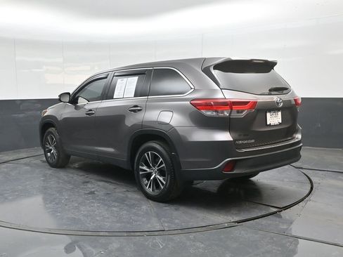 Used 2019 Toyota Highlander LE image 8
