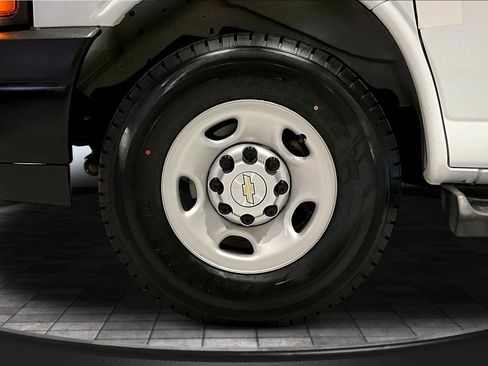 Used 2023 Chevrolet Express 3500 LS image 31