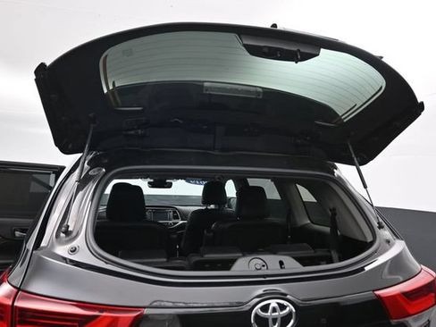 Used 2019 Toyota Highlander Limited AWD/4WD image 32