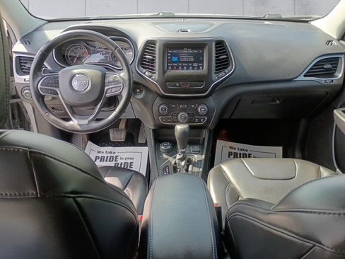 Certified 2020 Jeep Cherokee Latitude Plus w/ Cold Weather Group AWD/4WD image 11