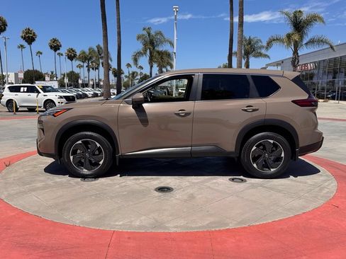 Certified 2025 Nissan Rogue SV AWD/4WD image 5