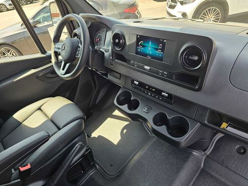 Used 2024 Mercedes-Benz Sprinter 3500 image 11