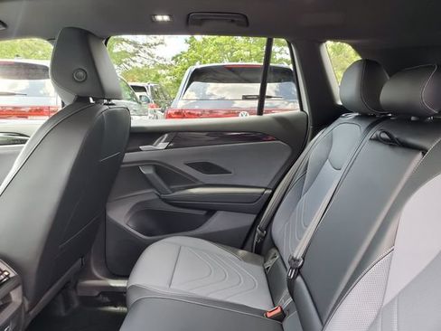 New 2026 Volkswagen Tiguan SE R-Line AWD/4WD image 10