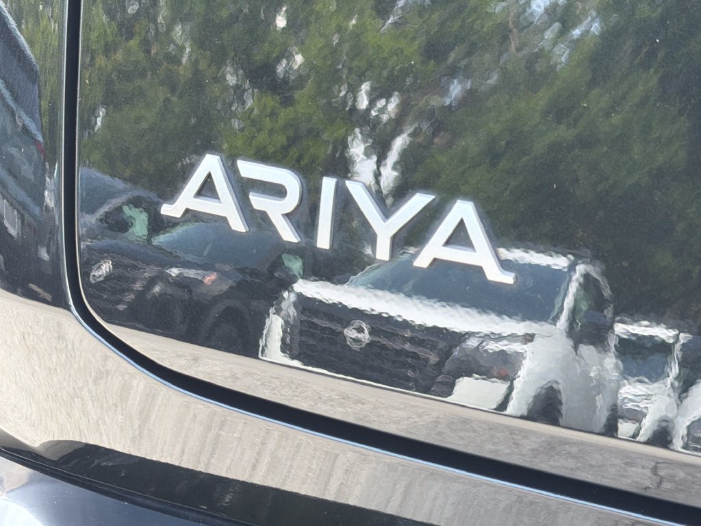 Used 2024 Nissan Ariya AWD image 10