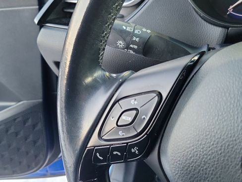 Used 2018 Toyota C-HR XLE image 22