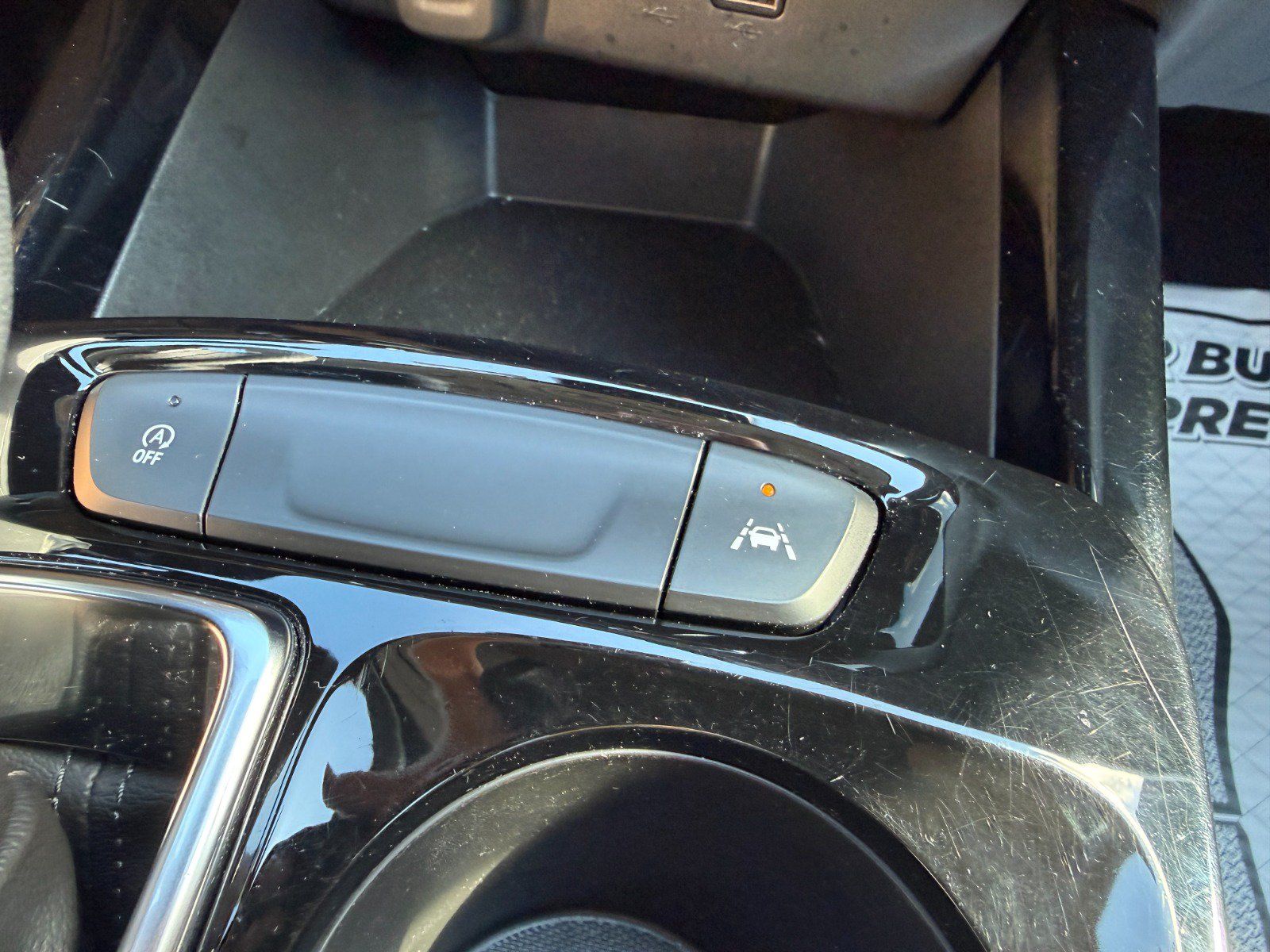 Used 2025 Chevrolet Trax LT FWD image 29