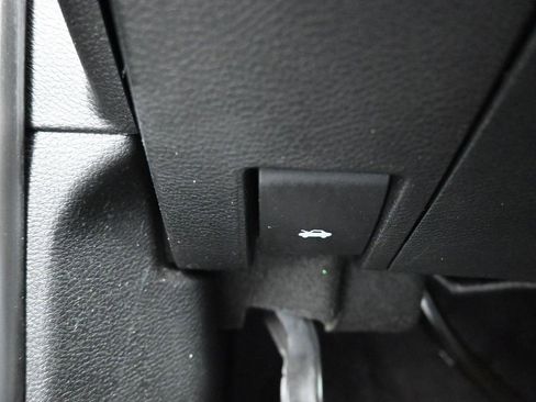 Used 2017 Jeep Grand Cherokee Altitude image 27