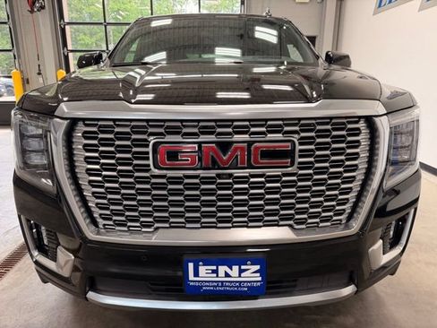 Used 2024 GMC Yukon Denali w/ Max Trailering Package AWD/4WD image 3