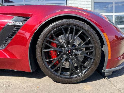 Used 2016 Chevrolet Corvette Z06 w/ 3LZ Preferred Equipment Group RWD image 19
