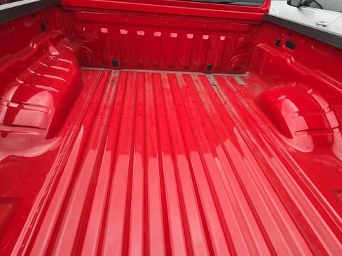 Used 2025 Nissan Frontier SV image 25