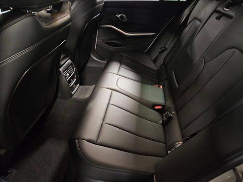 Certified 2025 BMW 330i Sedan w/ Convenience Package image 18