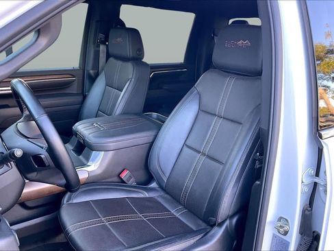 Used 2025 Chevrolet Silverado 3500 High Country w/ Technology Package image 7