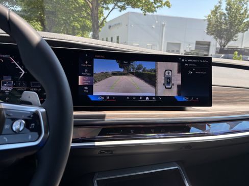Certified 2023 BMW 760i xDrive AWD/4WD image 31