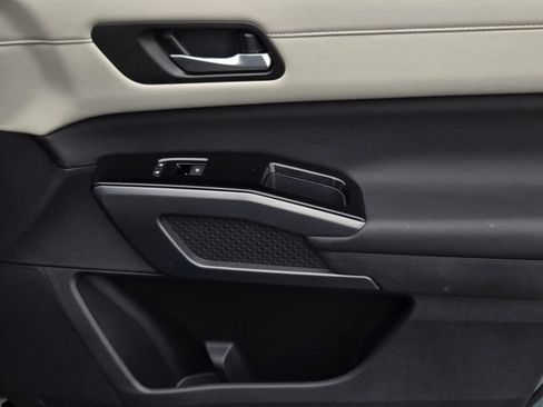 New 2026 Nissan Pathfinder SL FWD image 8