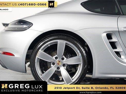 Used 2025 Porsche 718 Cayman image 9