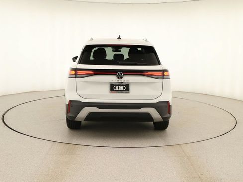 Used 2025 Volkswagen Tiguan S FWD image 5