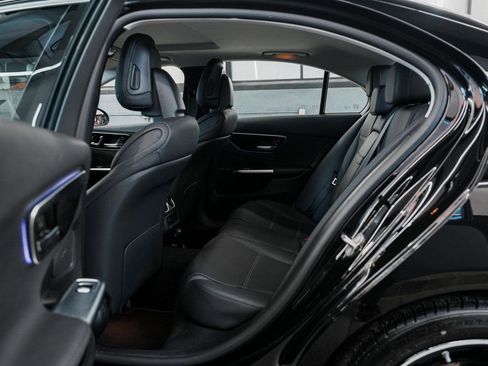 Used 2025 Mercedes-Benz C 300 4MATIC Sedan image 30