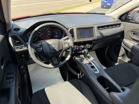 Used 2018 Honda HR-V LX image 12
