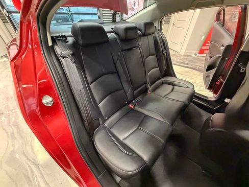 Used 2017 MAZDA MAZDA3 Touring image 5