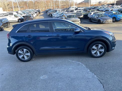 Used 2019 Kia Niro EX image 7