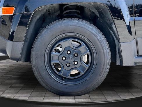 Certified 2017 Jeep Patriot Sport w/ Power Value Group FWD image 32