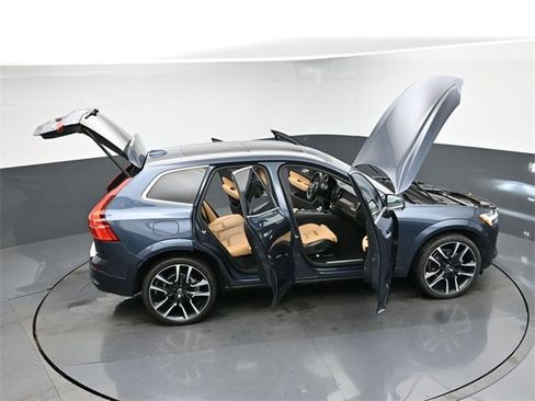Used 2023 Volvo XC60 B5 Ultimate w/ Protection Package Premier image 49