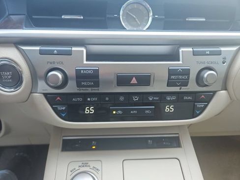 Used 2015 Lexus ES 350 w/ Premium Package FWD image 22