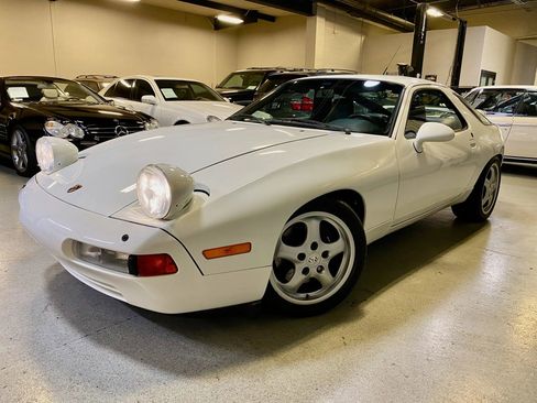 Used 1994 Porsche 928 GTS RWD image 2