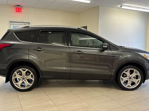 Certified 2019 Ford Escape Titanium image 3
