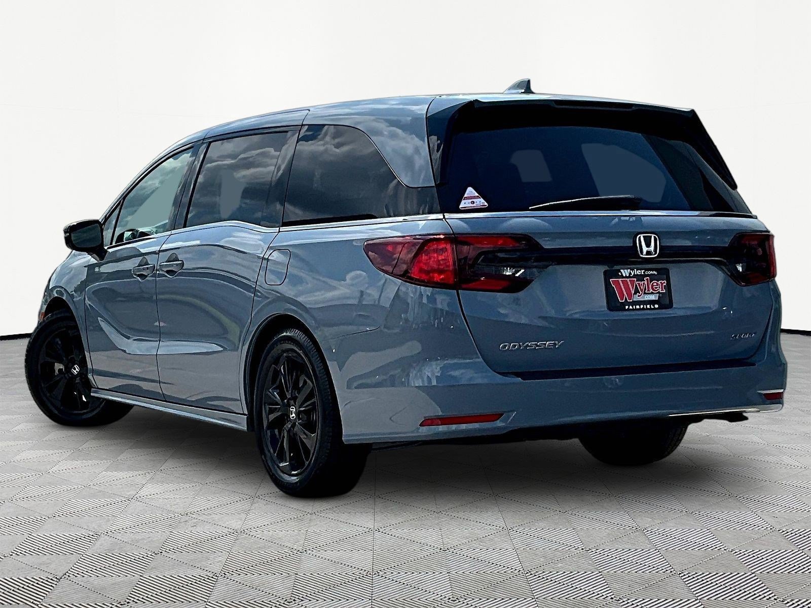 Used 2023 Honda Odyssey Sport image 4